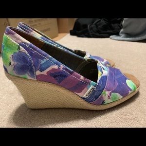 Toms wedges size 7